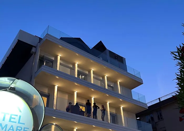 Miramare Con PiscinaAlbergo